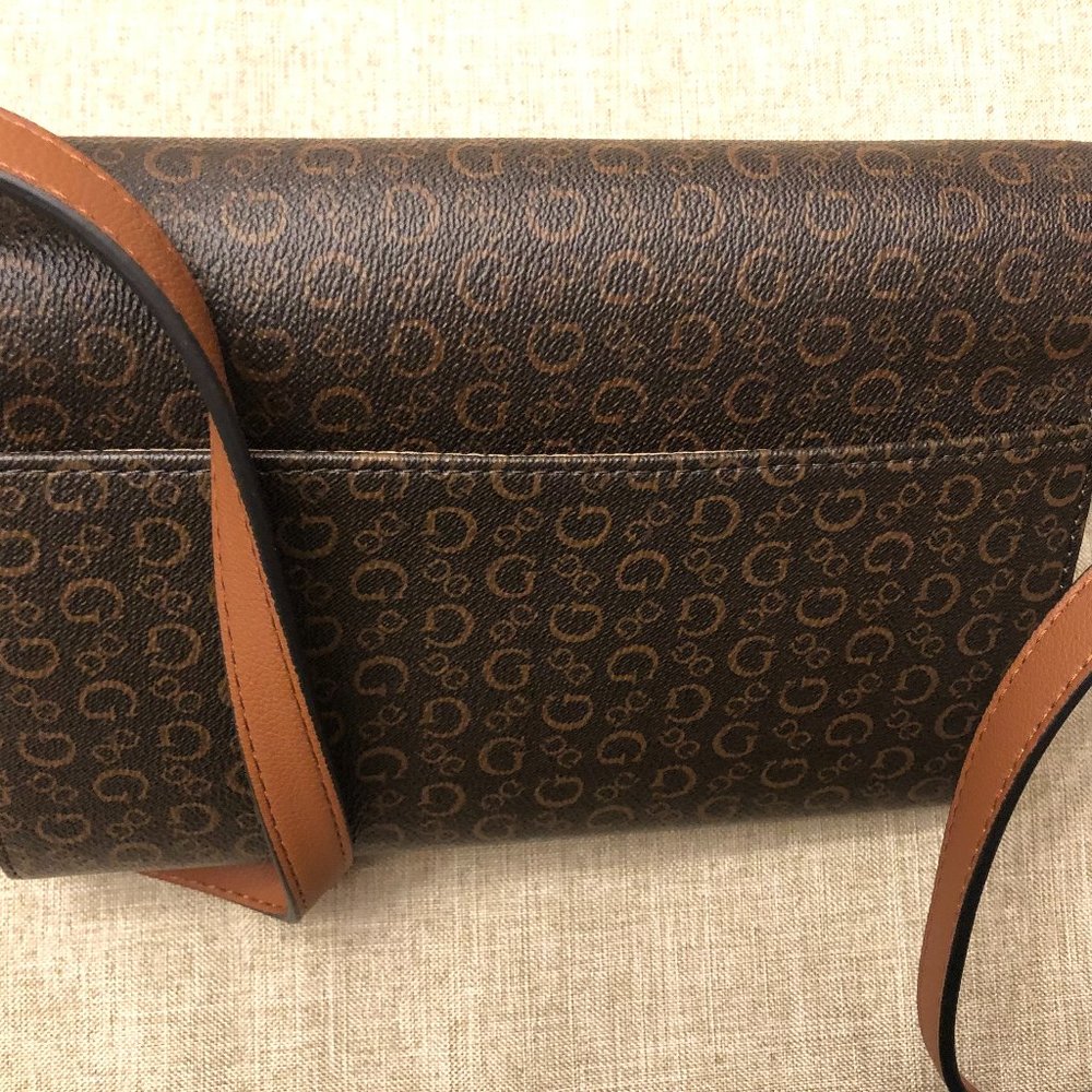 AUTHENTIC & NEW Classic Guess Shoulder/Crossbody Purse. - Picture 13 of 13